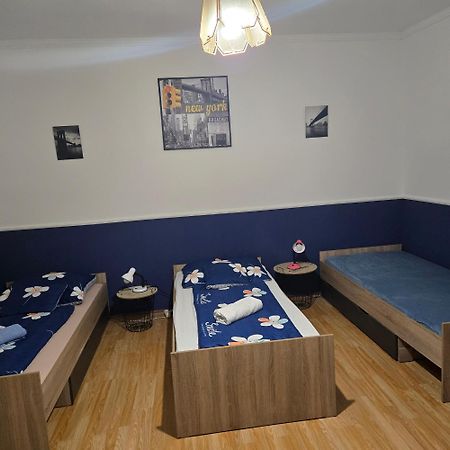 Orsi Apartman / vendegház Kecskemét Exterior foto