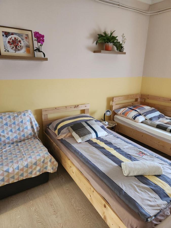 Orsi Apartman / vendegház Kecskemét Exterior foto