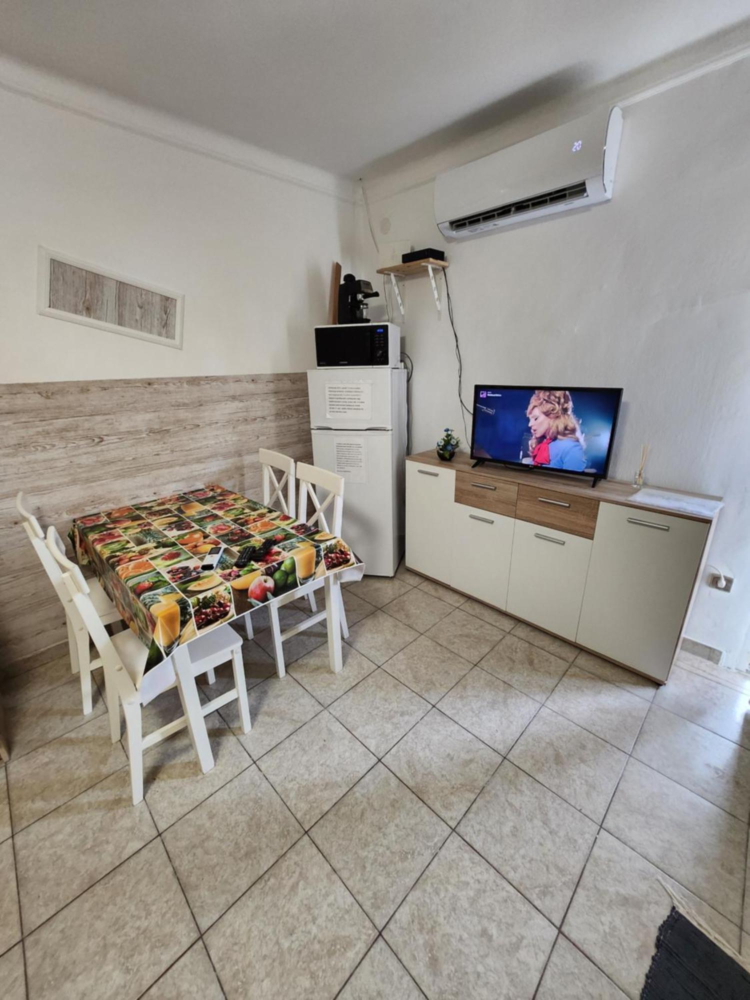 Orsi Apartman / vendegház Kecskemét Exterior foto