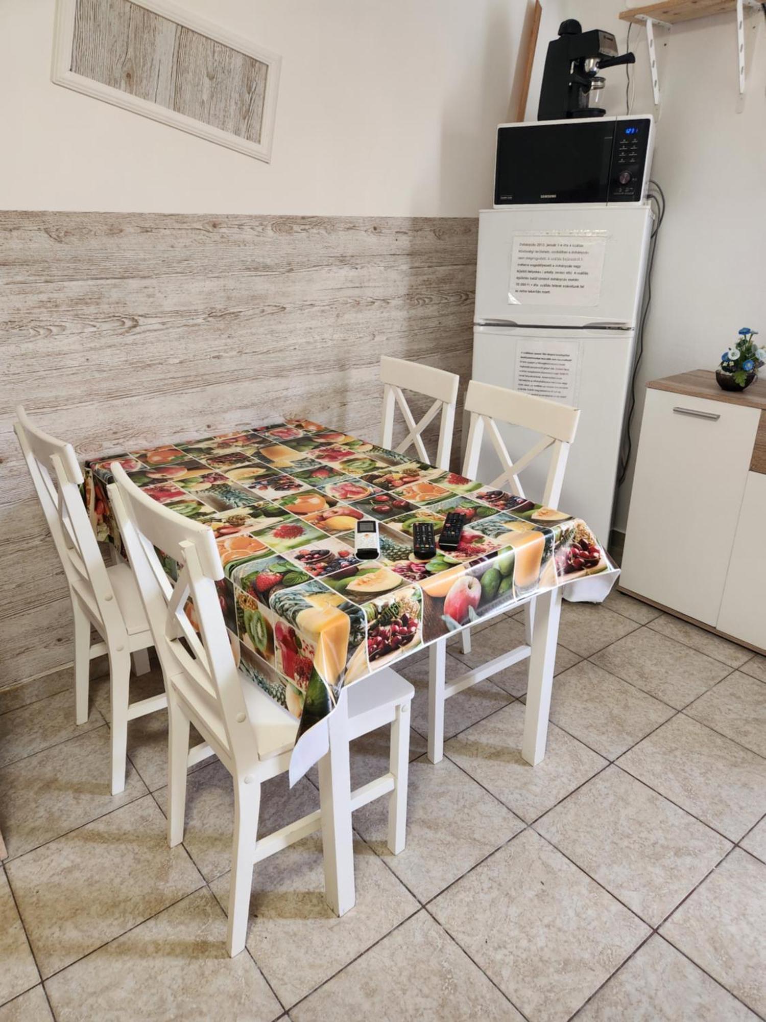 Orsi Apartman / vendegház Kecskemét Exterior foto