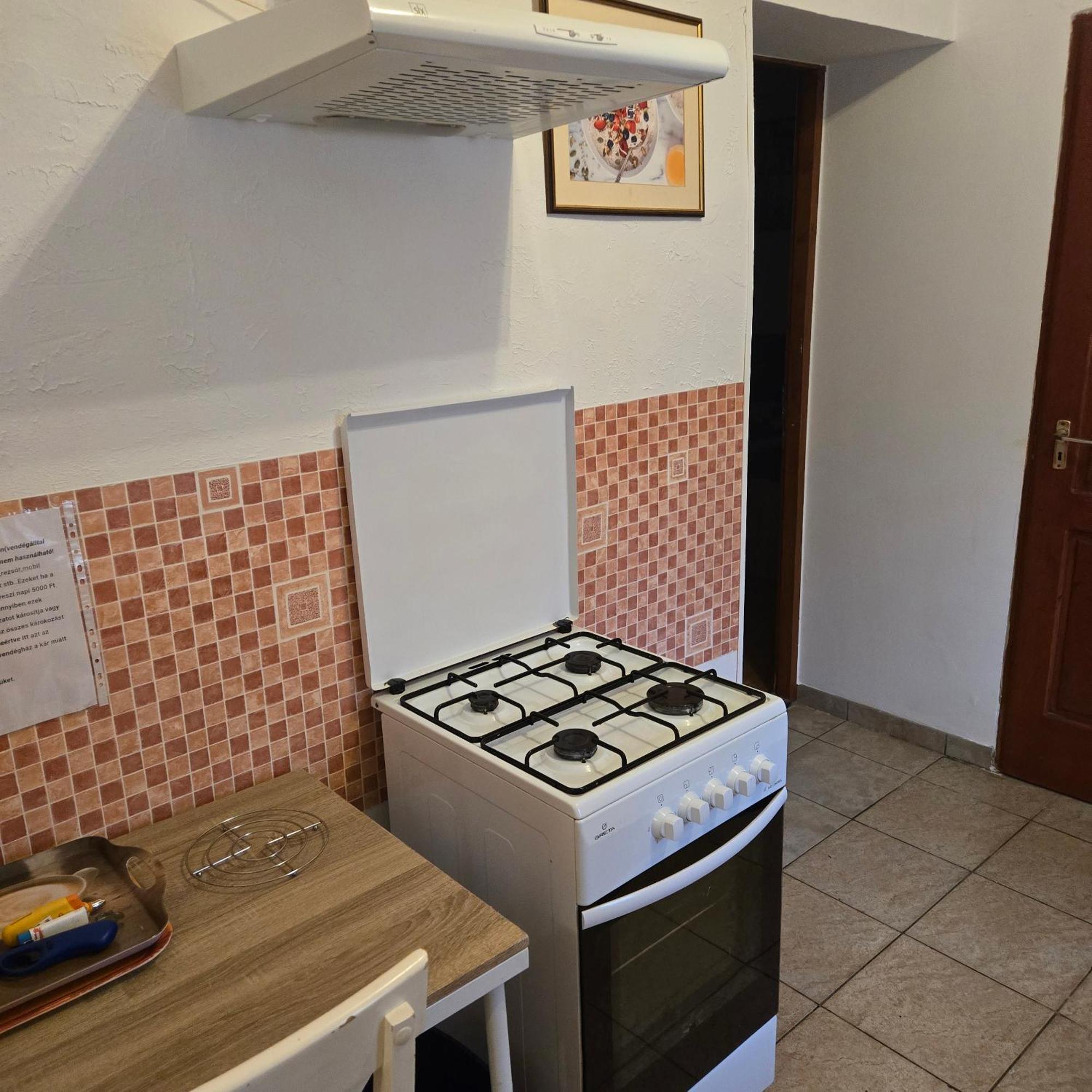 Orsi Apartman / vendegház Kecskemét Exterior foto