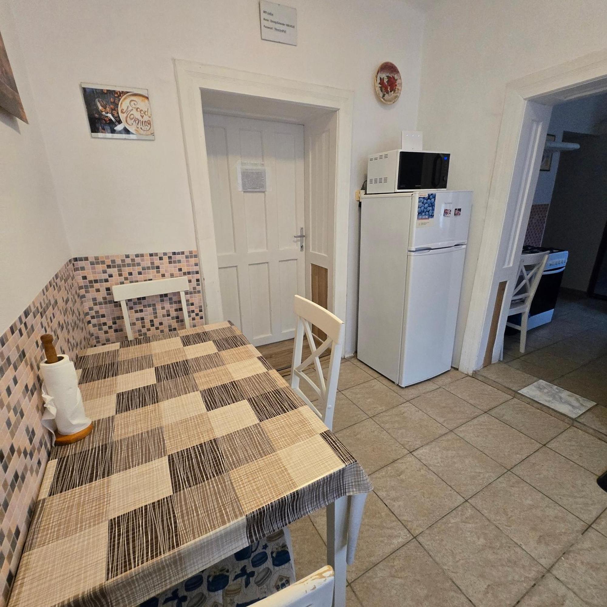 Orsi Apartman / vendegház Kecskemét Exterior foto