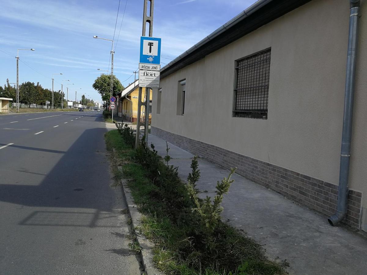 Orsi Apartman / vendegház Kecskemét Exterior foto